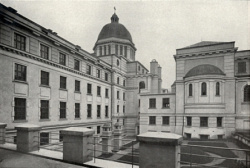 Budova Katolické teologické fakulty a Arcibiskupského semináře v první polovině 20. století
